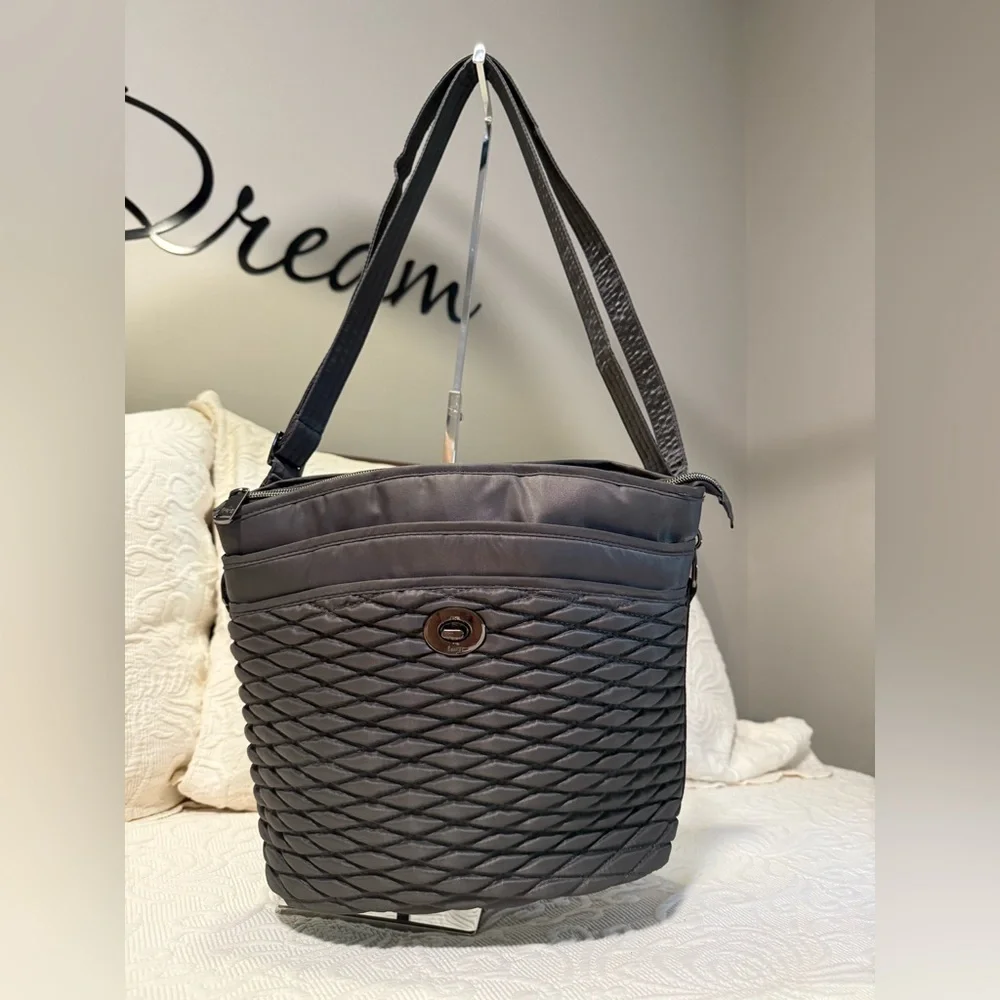 Gently Used Lug Grey Insulated Shoulder Bag